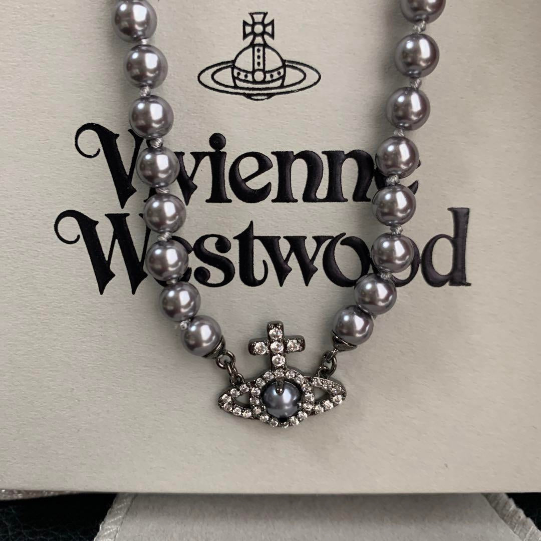 Vivienne Westwood Olympia pearl necklace