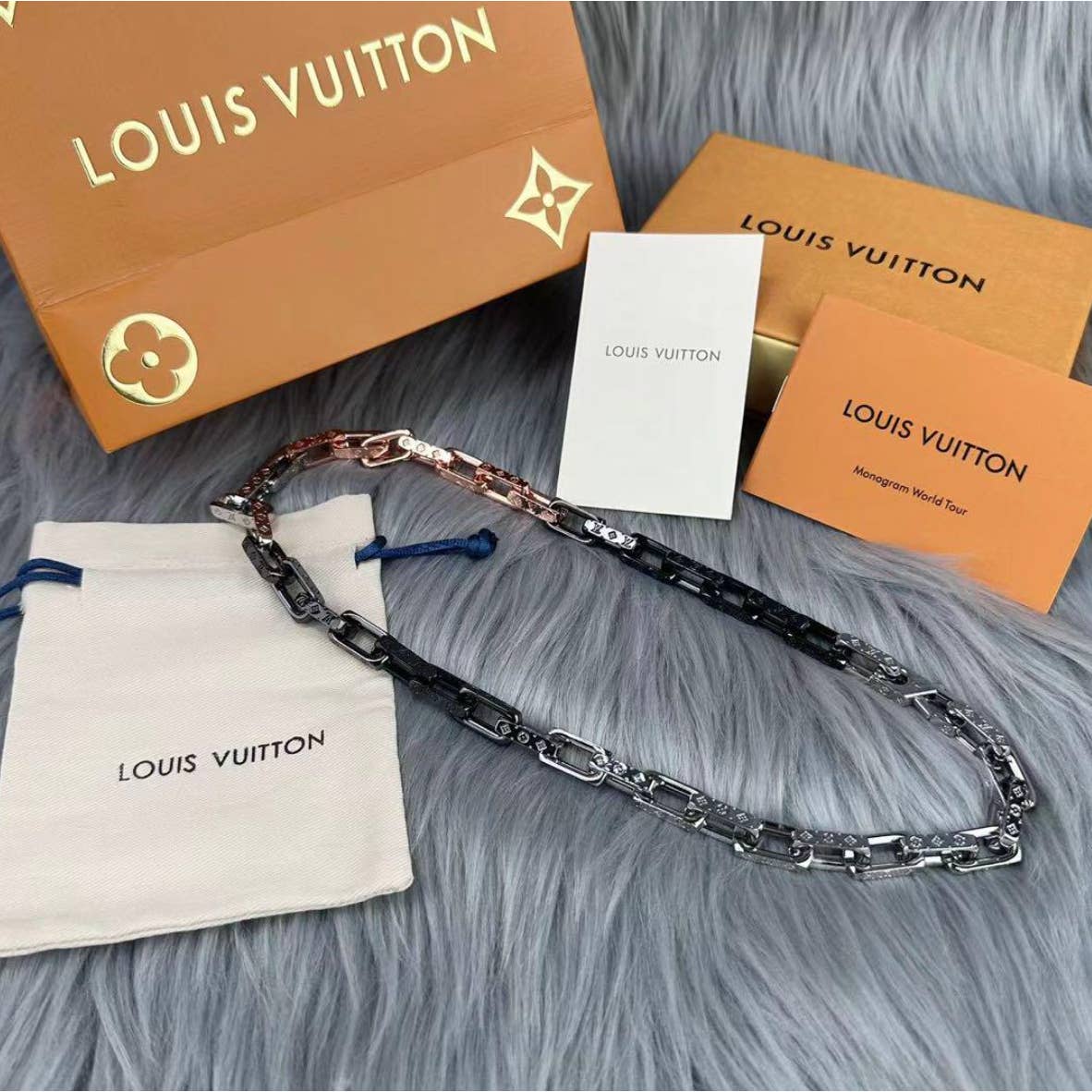 Louis Vuitton Collier chain monogram necklace