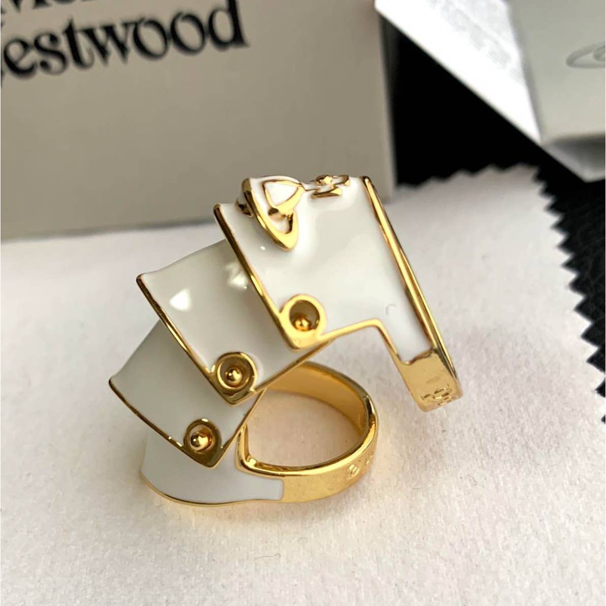 Vivienne Westwood ARTEMIS Armor Ring