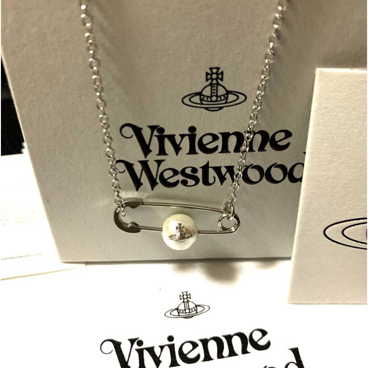 Vivienne Westwood Safety Pin JORDAN Pearl Necklace