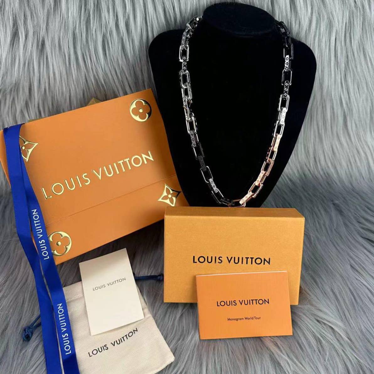 Louis Vuitton Collier chain monogram necklace