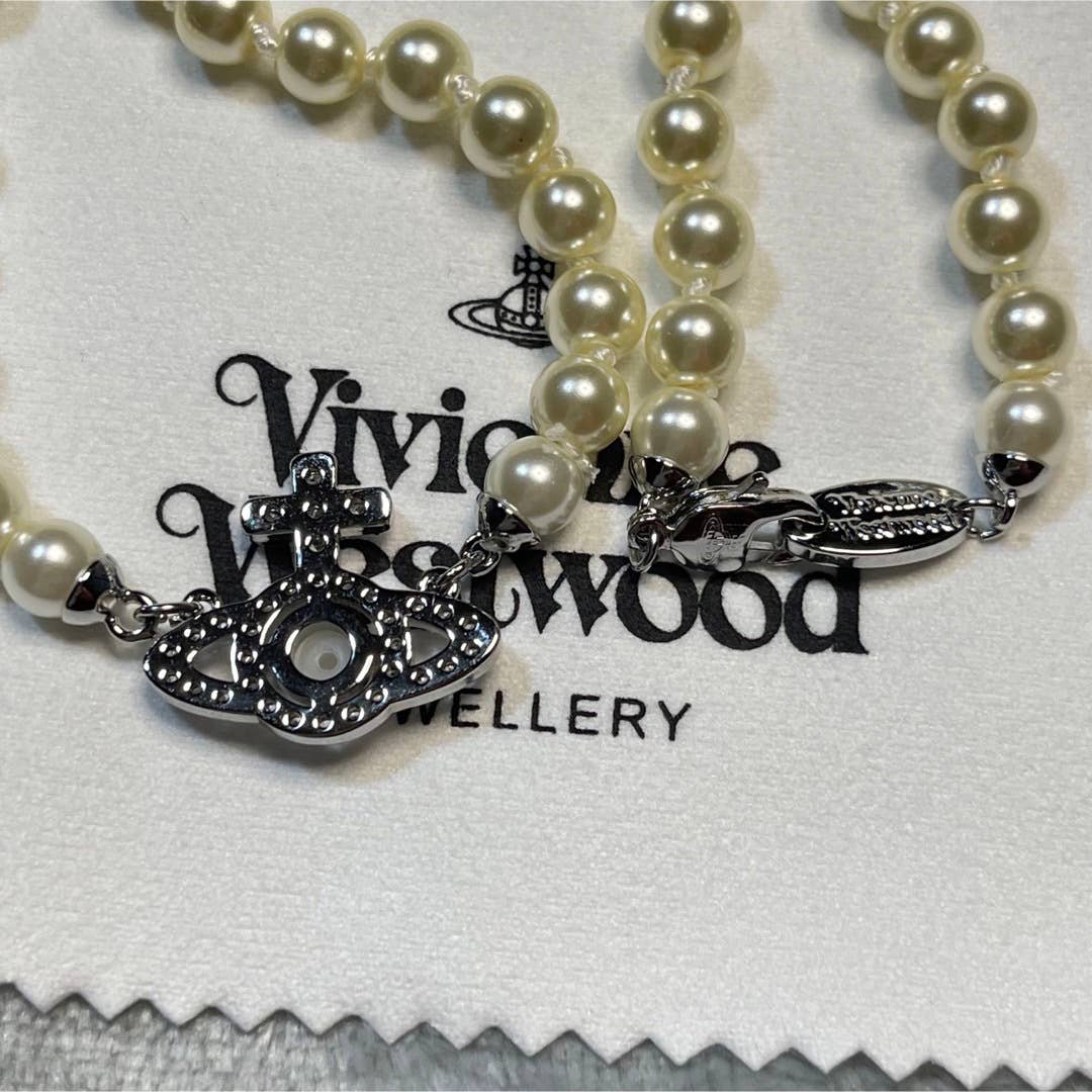 Vivienne Westwood Olympia pearl necklace