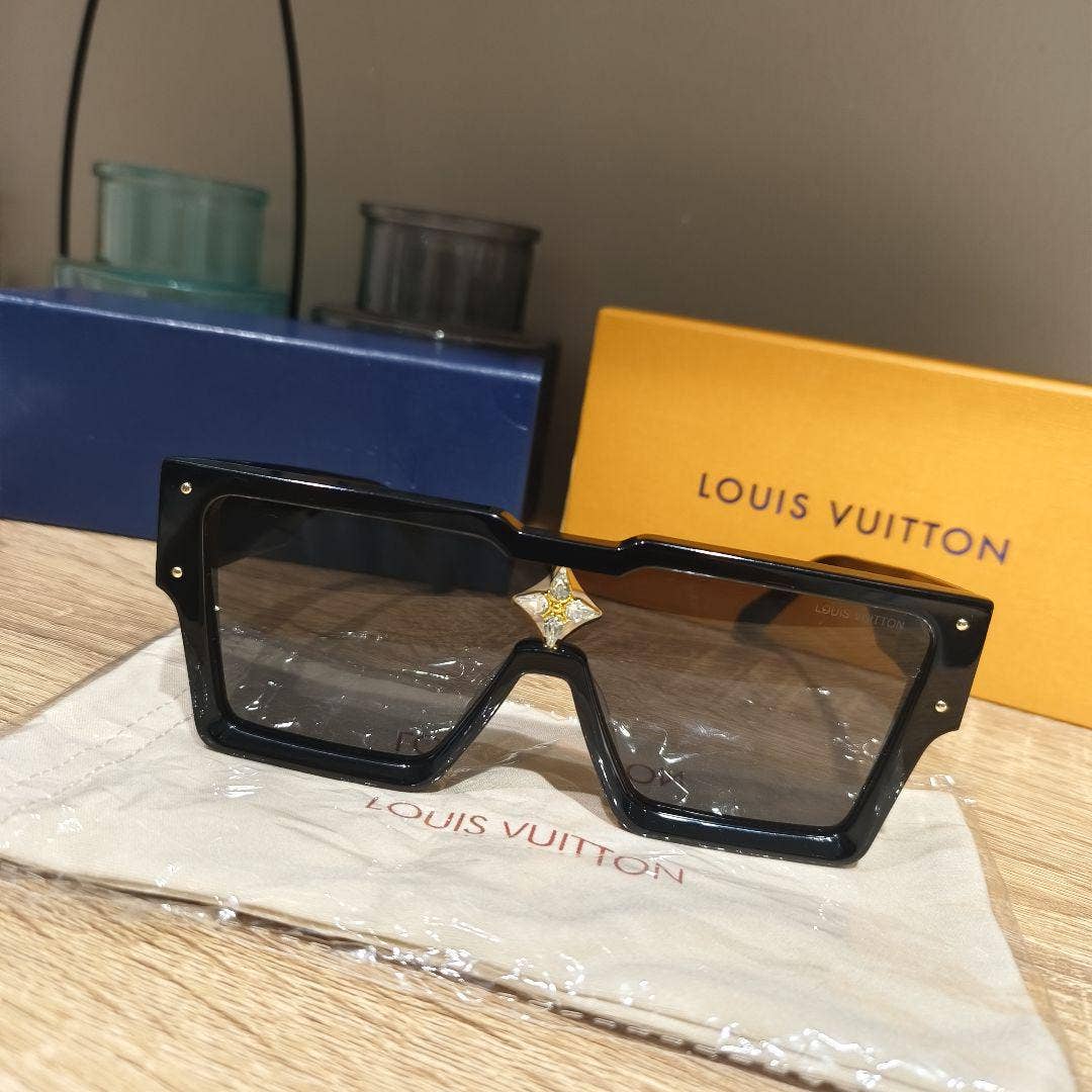 Louis Vuitton Cyclone sunglasses