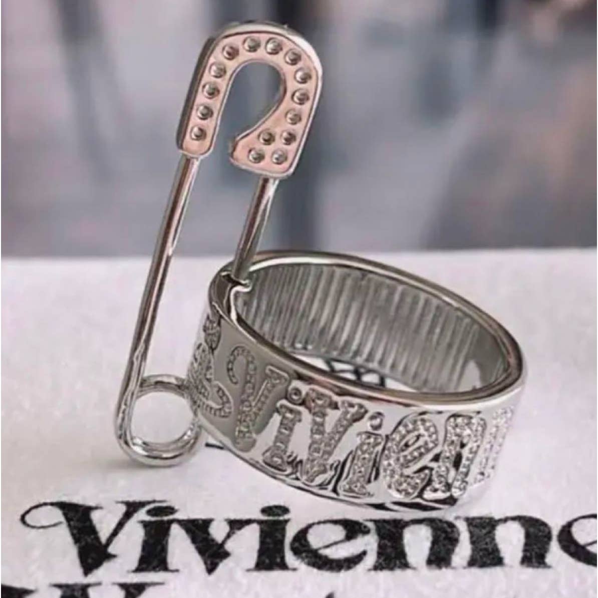 Vivienne Westwood Saftety Pin Silver Ring