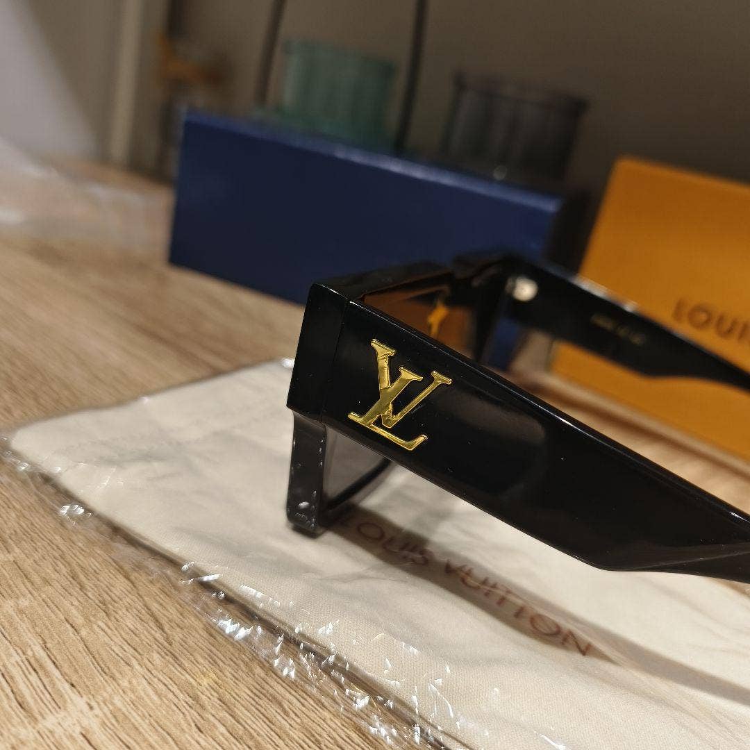 Louis Vuitton Cyclone sunglasses