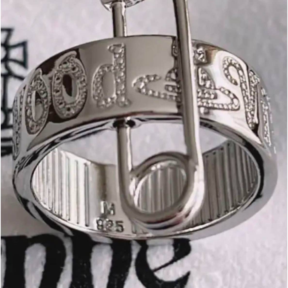 Vivienne Westwood Saftety Pin Silver Ring