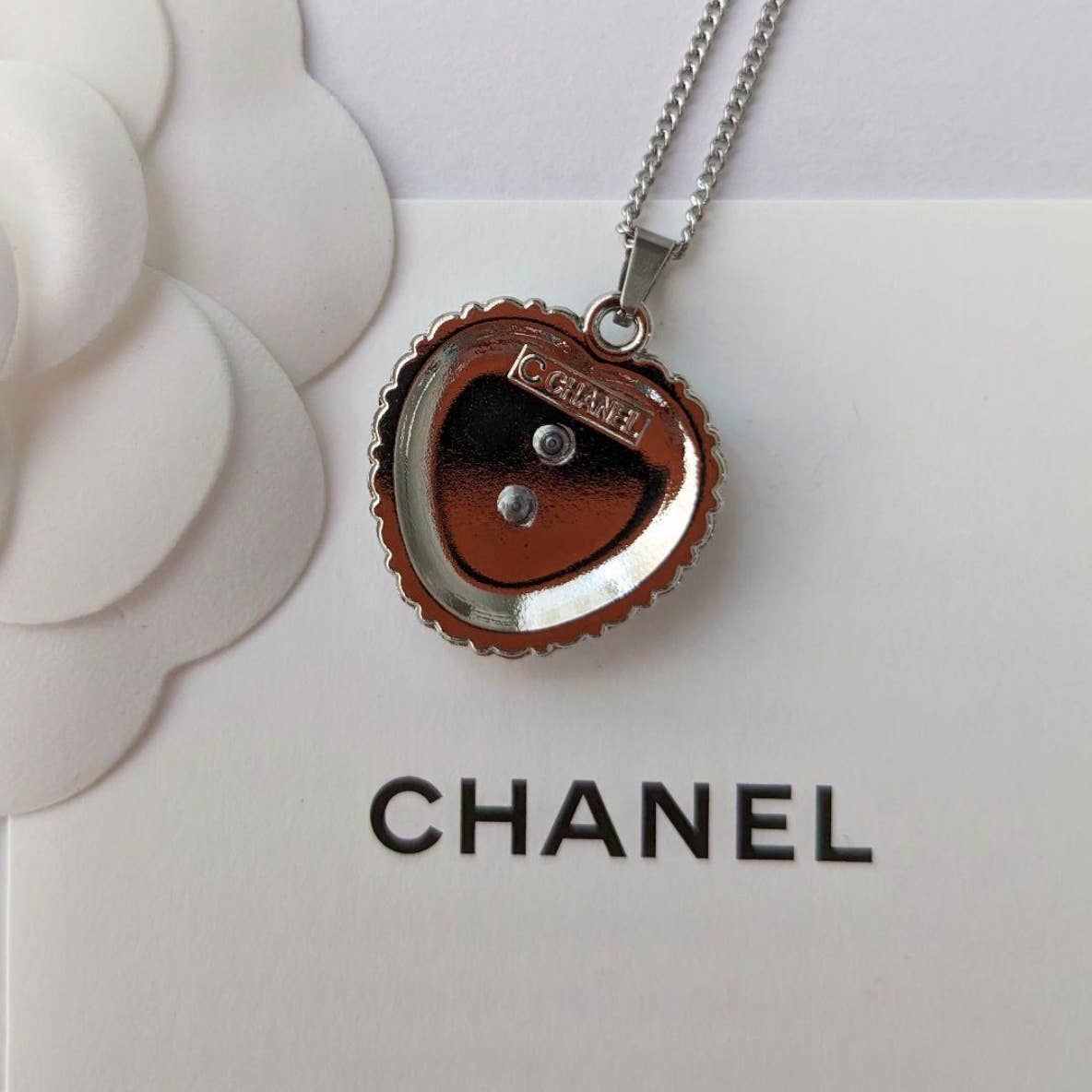 Chanel CC Heart necklace with silver and pearl