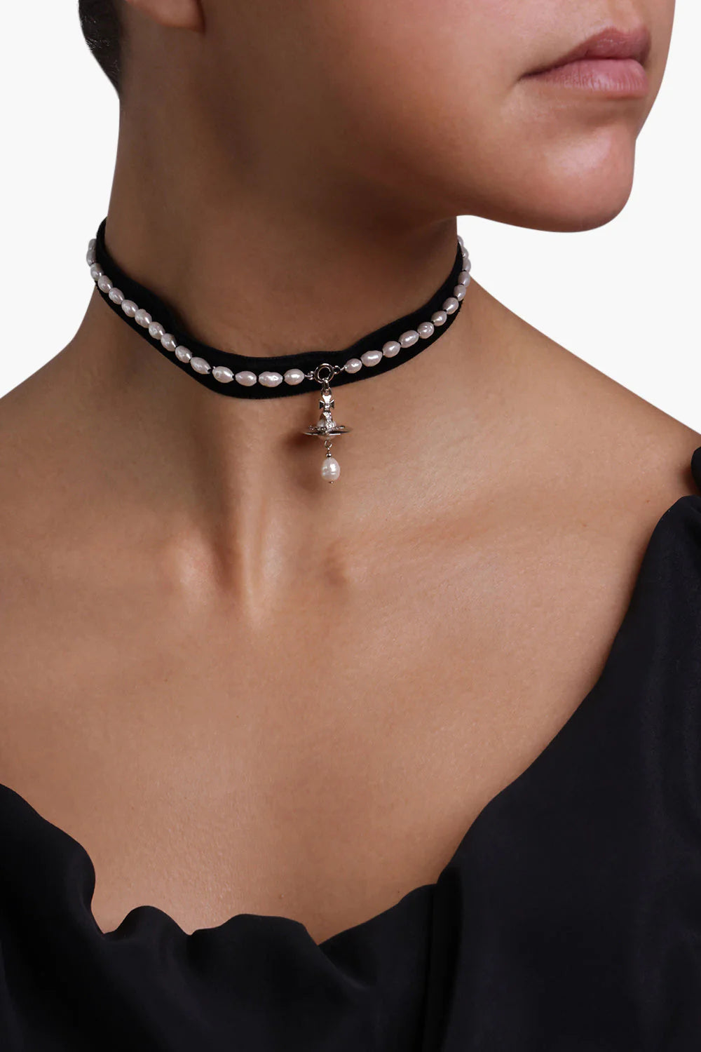 Vivienne Westwood Aleksa Pearl Choker Necklace